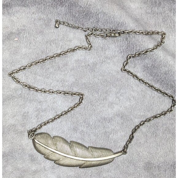 Nature Inspired Silver Tone Feather Necklace - Picture 6 of 6